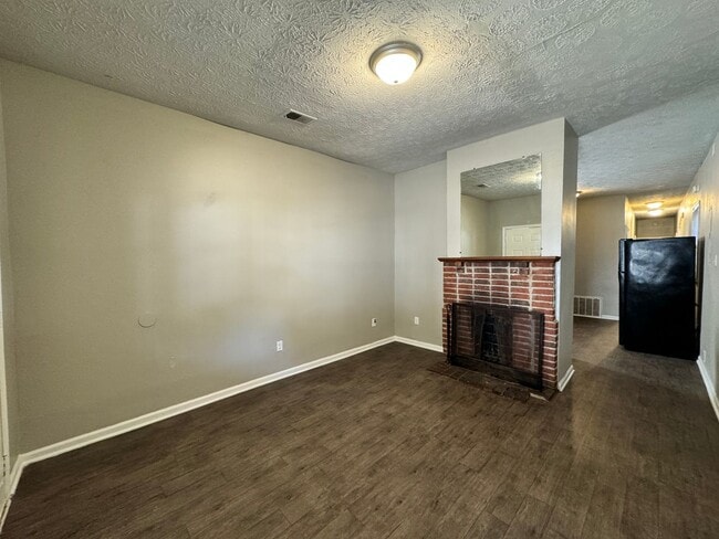 Photo - Remodeled 2 Bedroom Downtown!