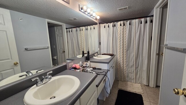 Photo - Lovely Two Bedroom Condo with Fire Place, W/D, garage, and tons of community extras! (Concord)