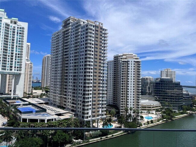 Photo - 495 Brickell Ave Unidad 4403