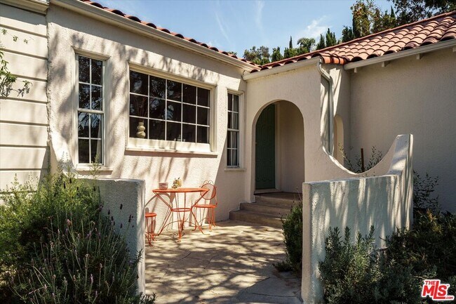 Photo - 1410 Stanford Dr