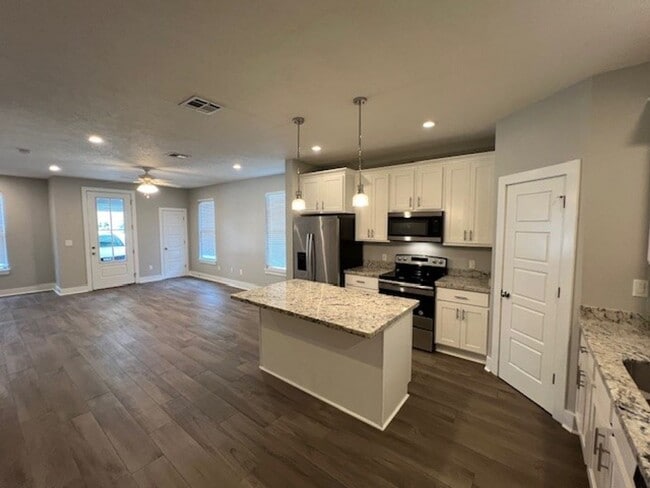 Photo - 3B/2.5B Townhome Available in Lake Charles