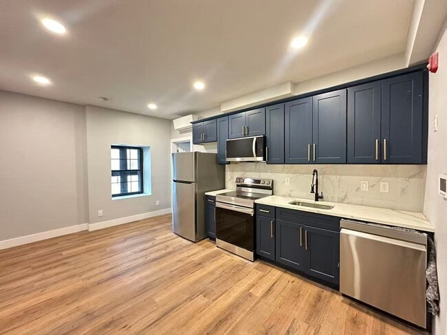 Building Photo - 1407-11 Point Breeze Ave Unit 404