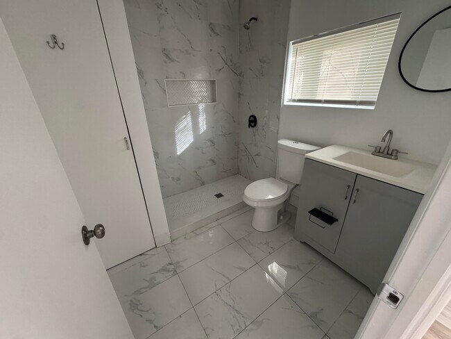 Photo - 518 49th St Apartment Unit 516-2