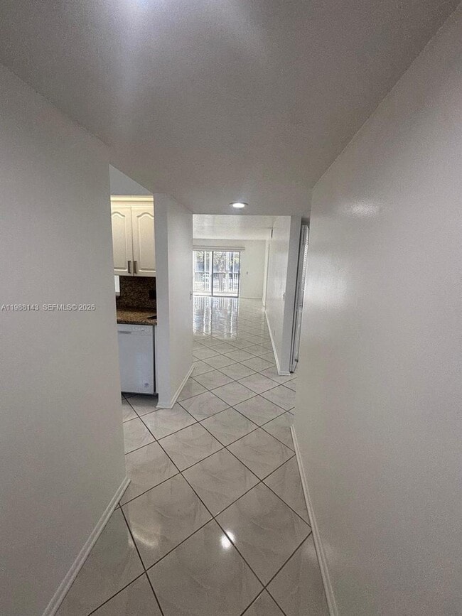 Photo - 12600 SW 5th Ct Unidad 208L