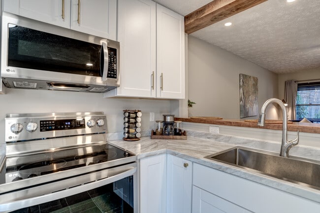 Photo - 203 Buck Cove Terrace