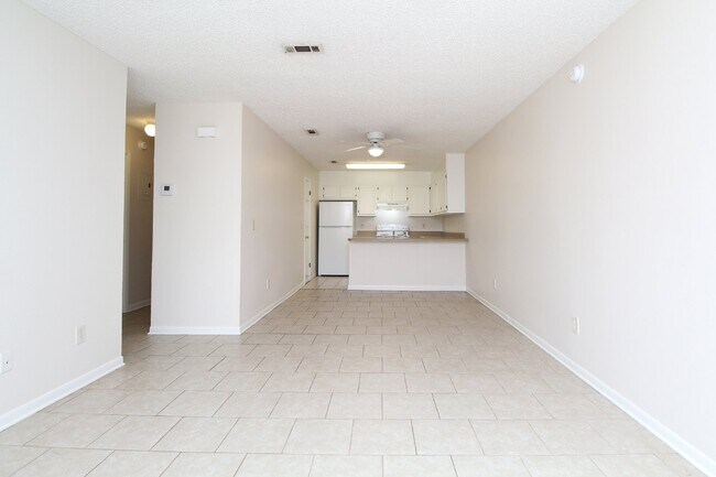 Photo - Gulf Breeze 2BR Apartment in Greenbriar with Large Bedrooms, Fenced Patio, Huge Backyard & Water/... Unit C