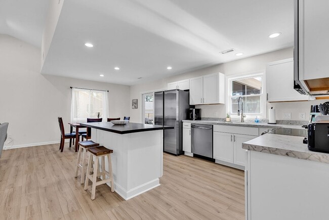 Photo - 2405 Bert Dr