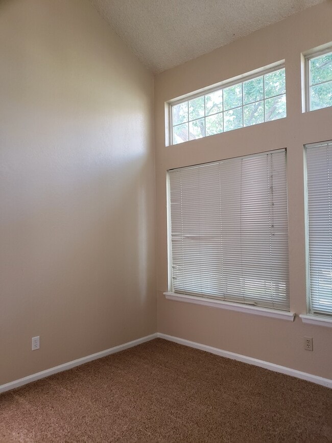 Photo - 6076 Gunbarrel Ave Unit A
