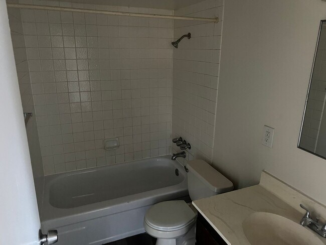 Photo - 555 S Royal Crest Cir Unit 22