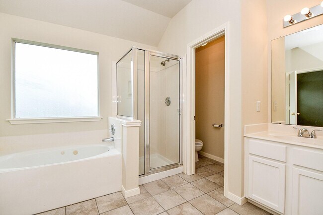 Photo - 2707 Silk Tree Ln