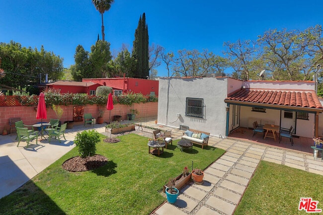 Photo - 752 N Las Palmas Ave