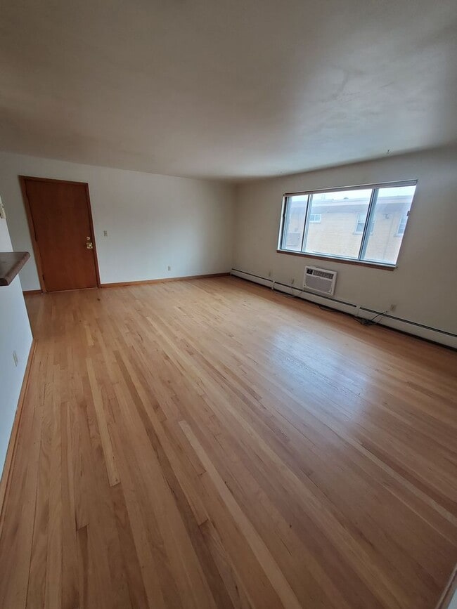 Photo - 1920 Lathrop Ave. (16 Unit)
