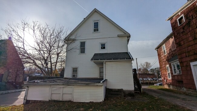 Photo - Atlas Investment Group, LLC (403 Spicer St) Apartment Unit 2