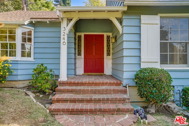 Photo - 3246 Benda St