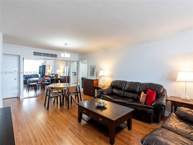 Photo - 5005 Collins Ave Unit 1105