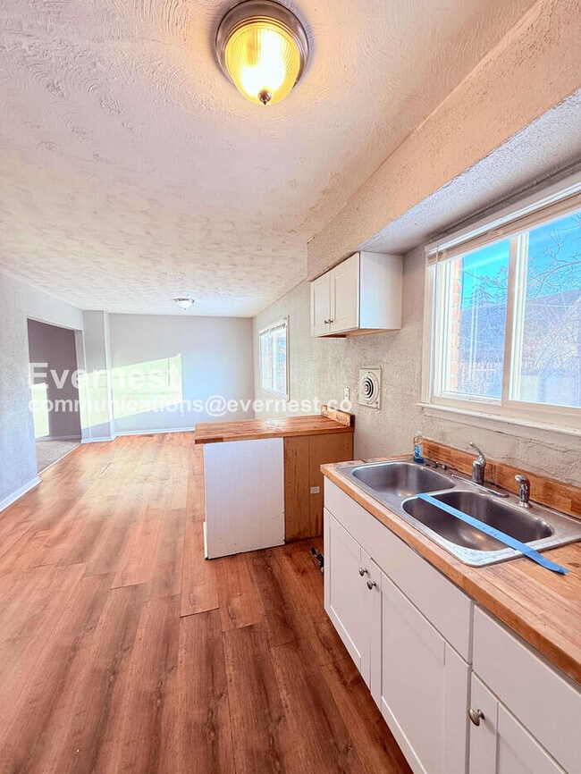 Photo - 14504 St Marys St