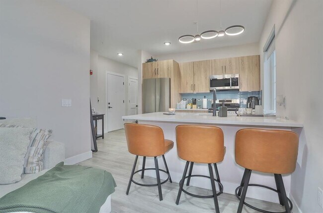 212 70th St Unit 201