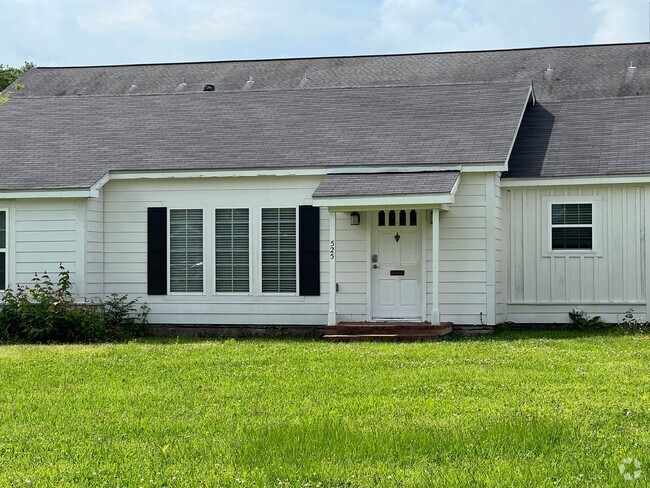 Building Photo - Beautiful Home for Lease