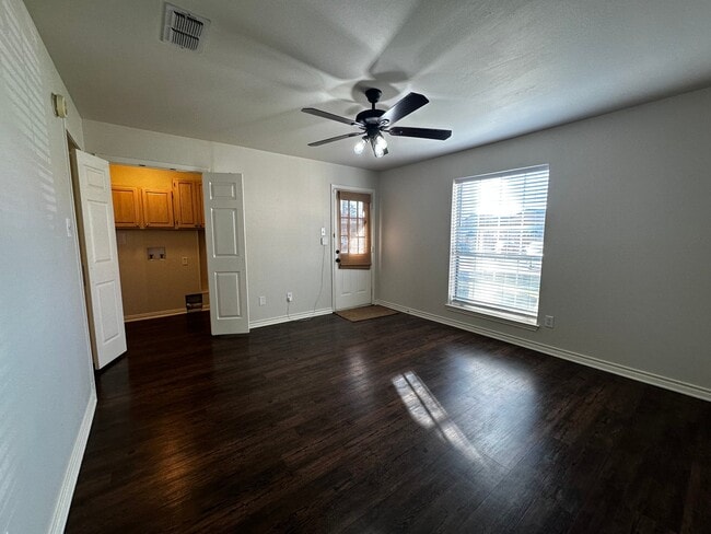 Photo - 415 Thigpen Dr