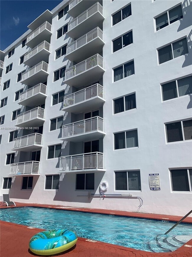 Photo - 1251 NE 108th St Unidad 318