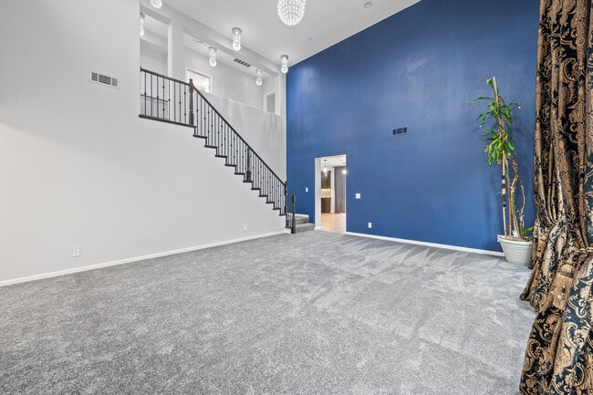 Photo - 183 Hearthstone Dr