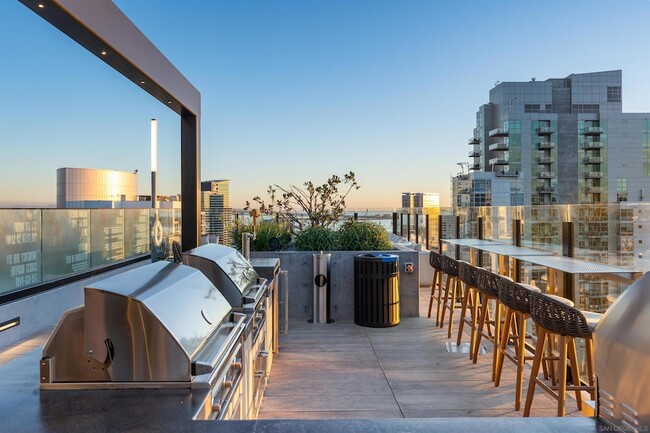 Building Photo - 675 Ninth Ave Unit 2210 Rental