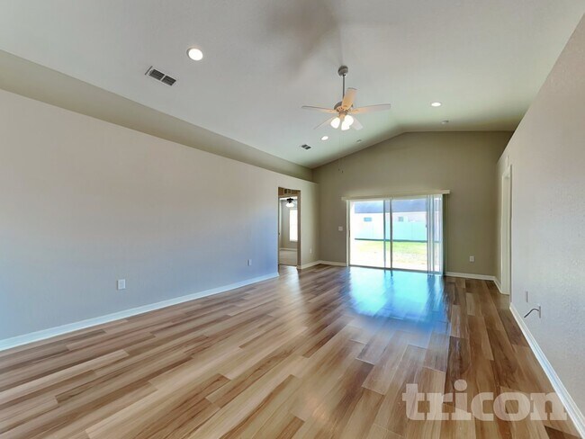 Photo - 77 Lake Ring Dr