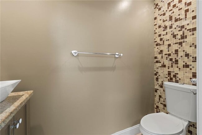 Photo - 102 Dixon St