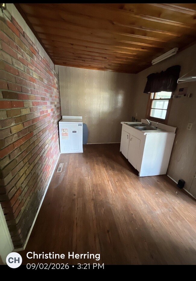Photo - 1309 Snider St
