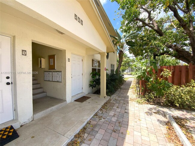 Photo - 530 NE 15th Ct Unidad 7