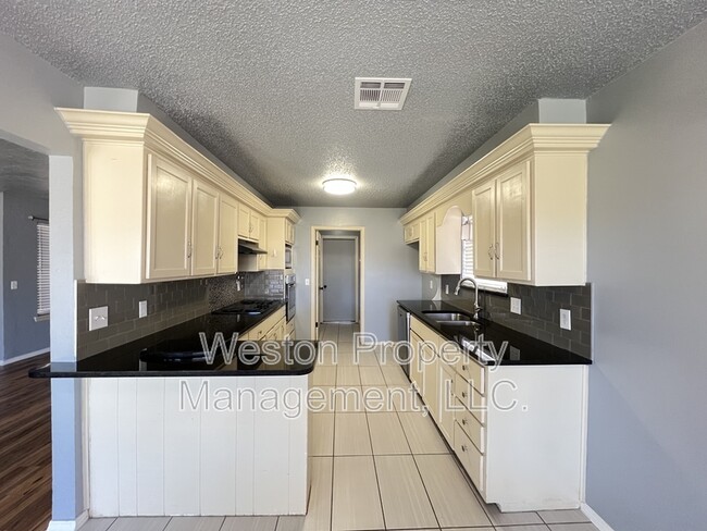 Photo - 10408 Blue Spruce Rd