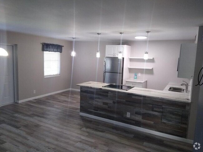 Building Photo - 311 Chatham O Rental