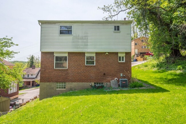 Photo - AVAILABLE JULY 1ST! UPDATED 3-bedroom!!