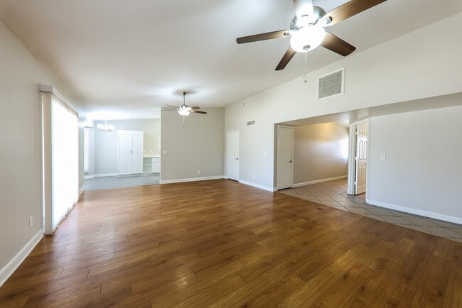 Photo - 7008 W Canterbury Dr