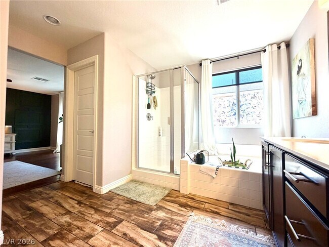 Photo - 7170 Steubling Glen St