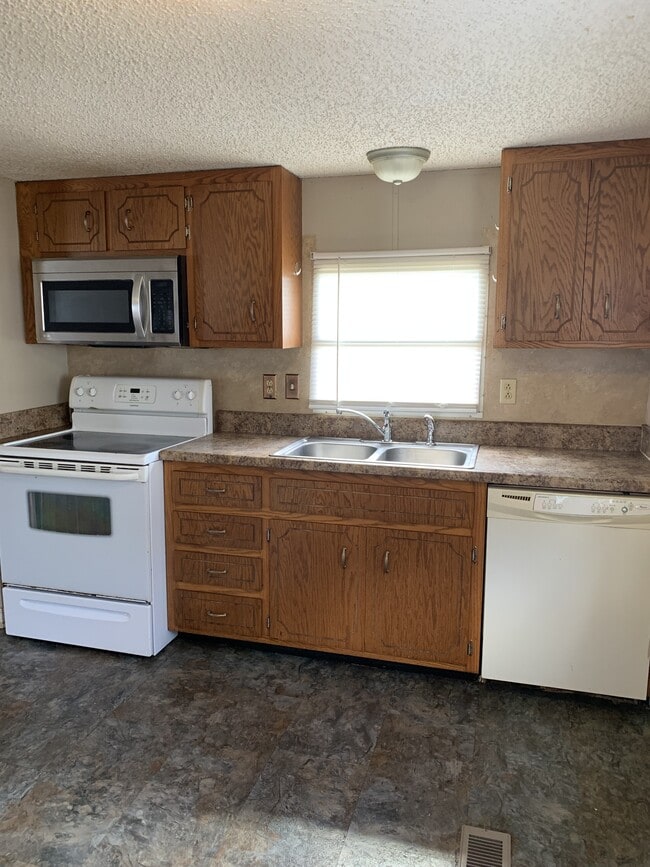 Photo - 154 Zackary St