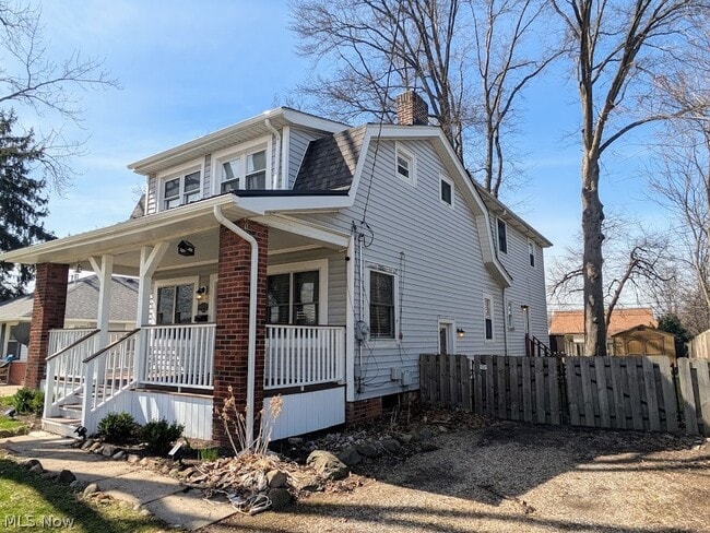 Photo - 1902 Harding Dr