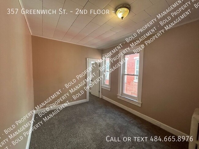 Photo - 357 W Greenwich St Unit 2.