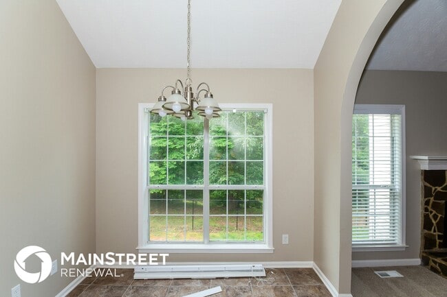 Photo - 121 Aristocratic Way