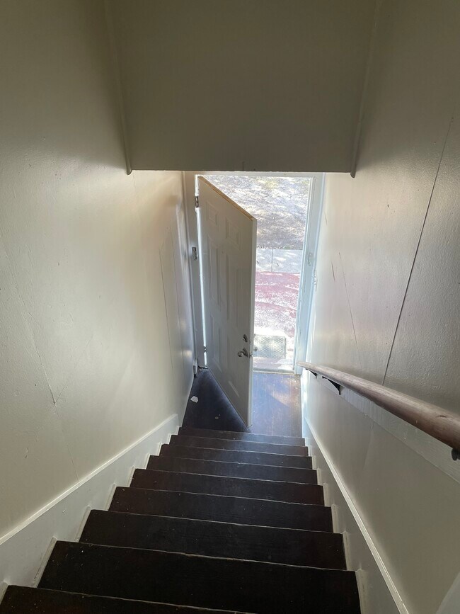 Foyer - 428 S Texas Ave Unit Apt 10