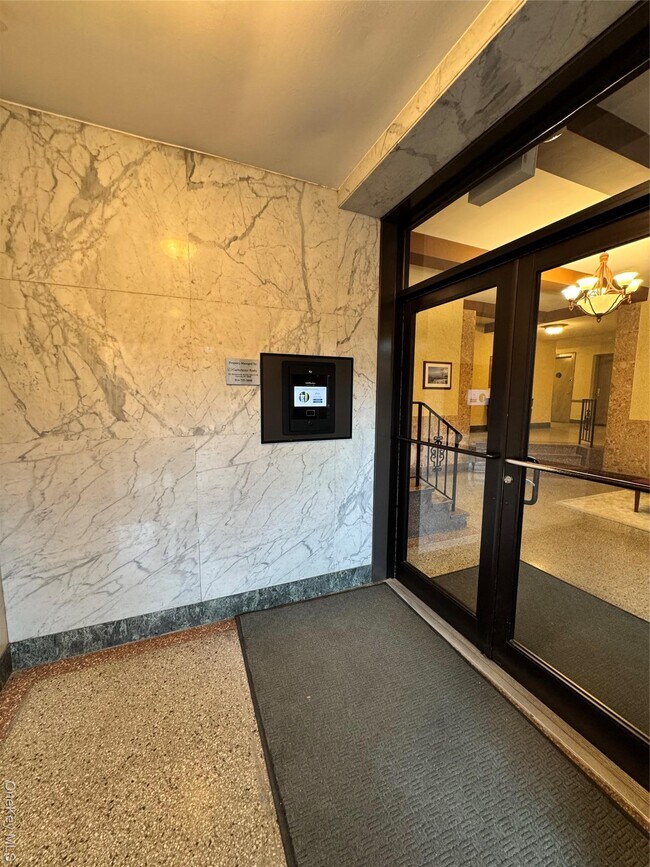 Photo - 555 Broadway Unit 1J