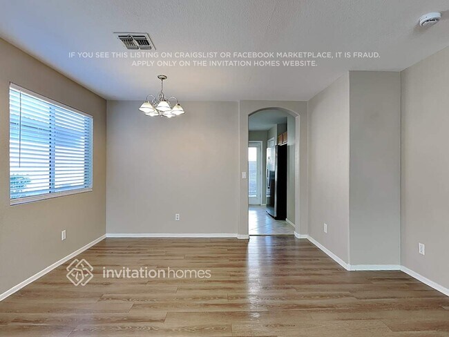 Photo - 834 E Impreria St