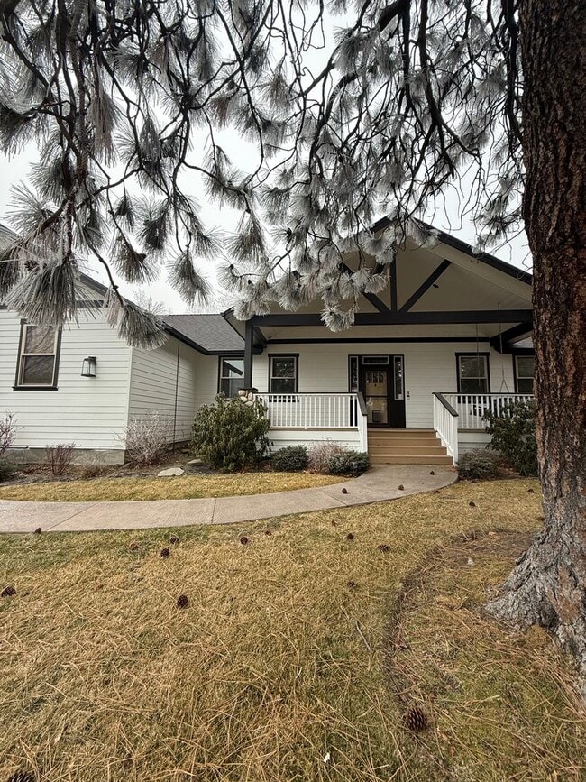 Photo - Beautiful Single-Level Home on Half Acre in SE Bend w/ 3 car garage