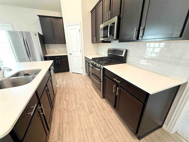 Photo - 301 Bright Star Ln