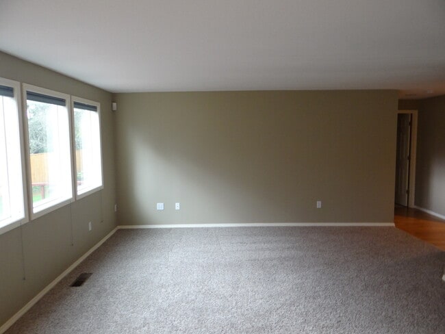 Photo - 12606 NE 37th Ct