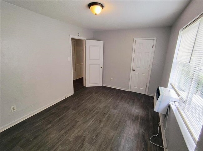 Photo - 293 N Manassas St