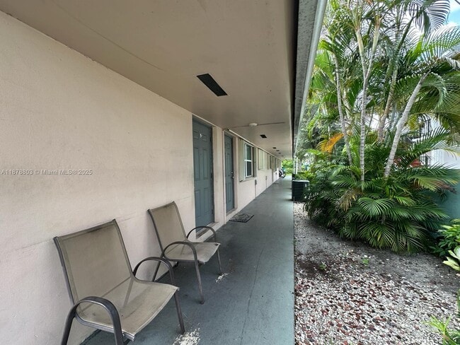 Photo - 6040 SW 26th St Unidad 2