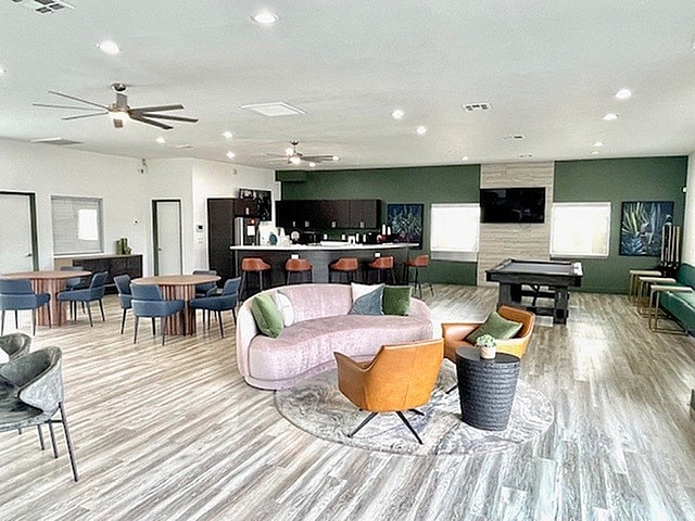 Arium Emerald Springs