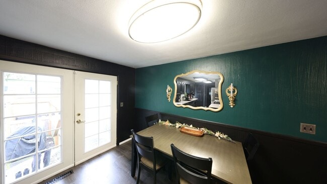 Photo - 5 Bed 2 Bath - Ideal for Group - Landscaping Included - Pet per Approval - NAS Whidbey