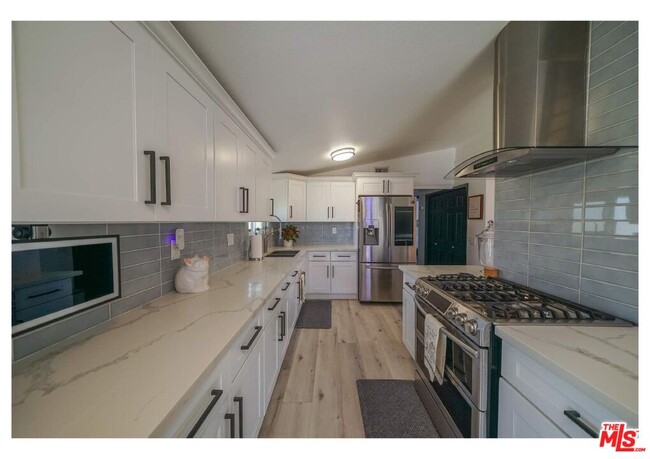 Photo - 848 W Irving Pl